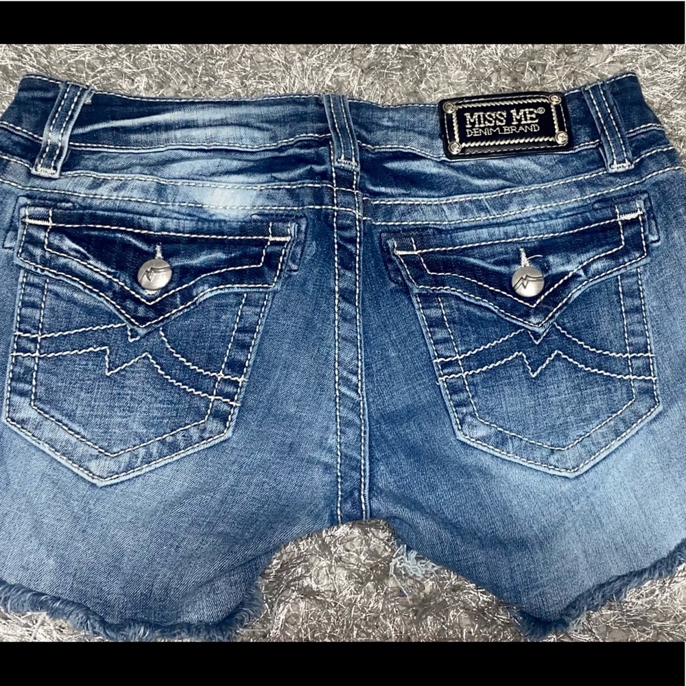 Miss me shorts size 29